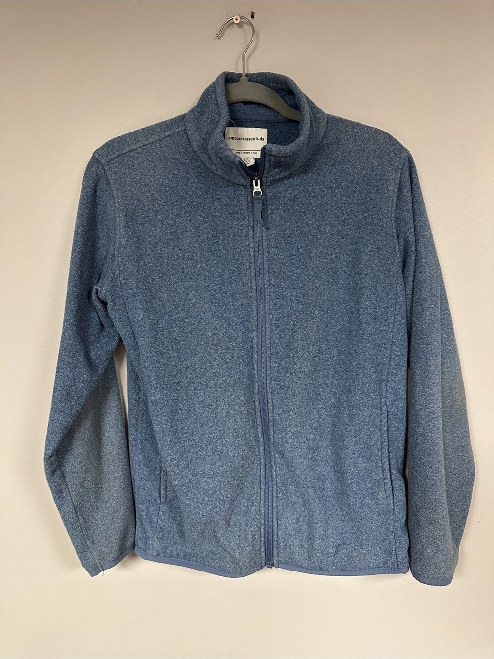 Amazon Essentials Girl or Boy Full Zip Two Pocket Blue fleece jacket, 14-16 XXL
